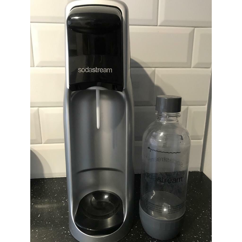 SODASTREAM original jet sparkling water maker black + NEW 60L gas in