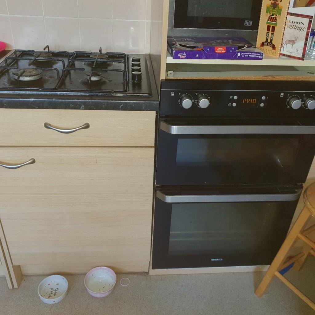 Beko double built in oven and gas hob with fsd in Plymouth, Devon