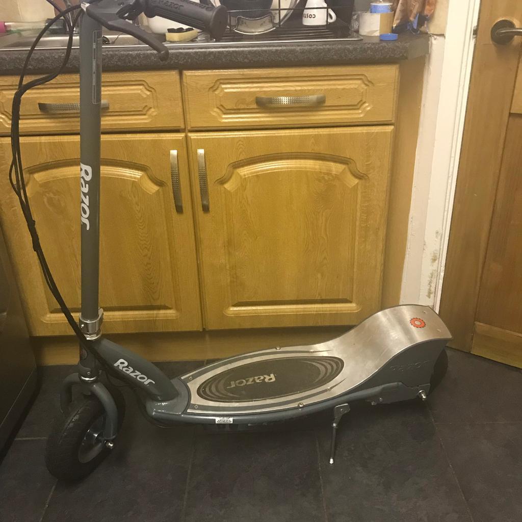 RAZOR E300s ELECTRIC SCOOTER in Chorlton, Manchester Gumtree