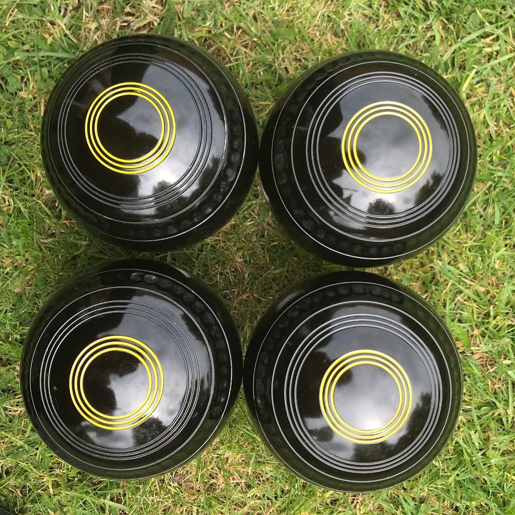 Green master bowls size 0 with extras in Taunton, Somerset Gumtree