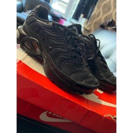 black tns size 4