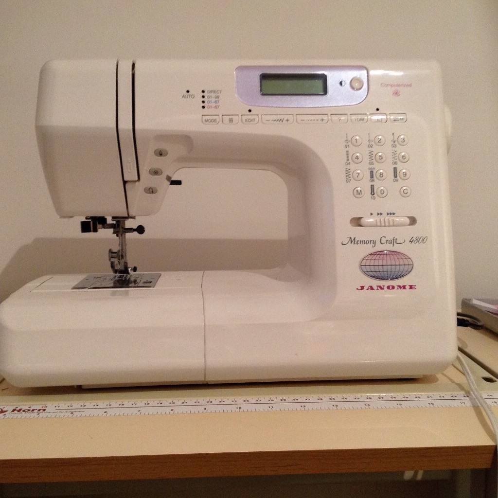 Janome Memory Craft 4800 Electric Sewing Machine, Pedal Control dozens