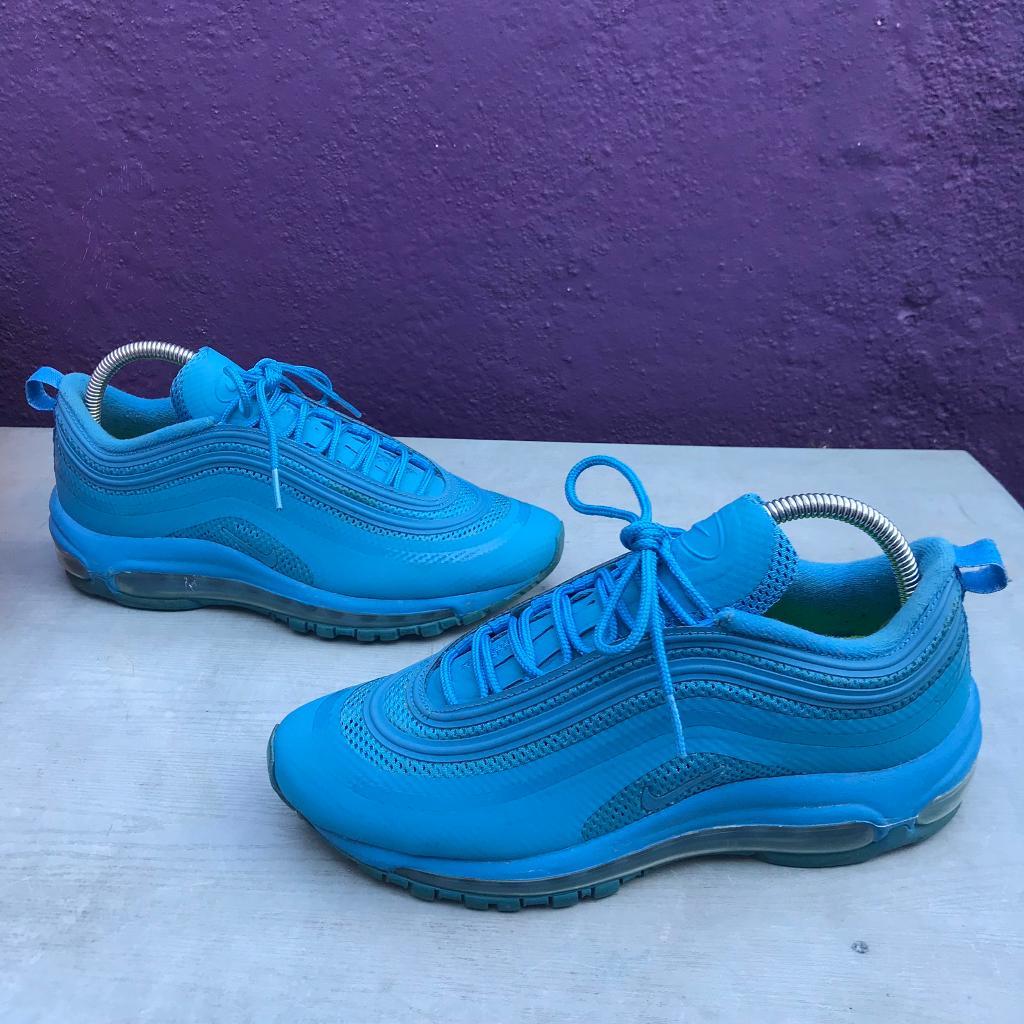 nike air max hyperfuse size 5.5