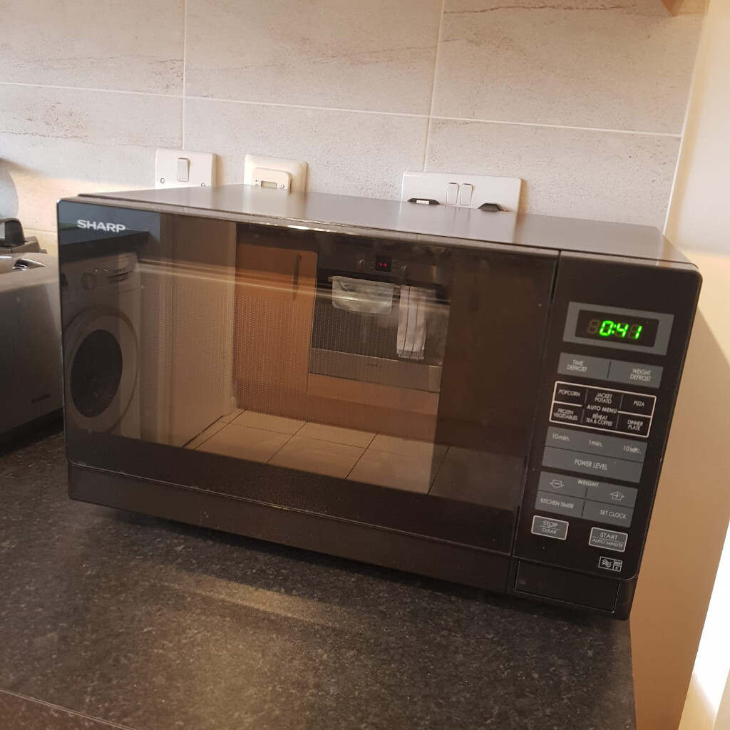 Sharp 900W 25L Microwave Oven in Paddington, London Gumtree