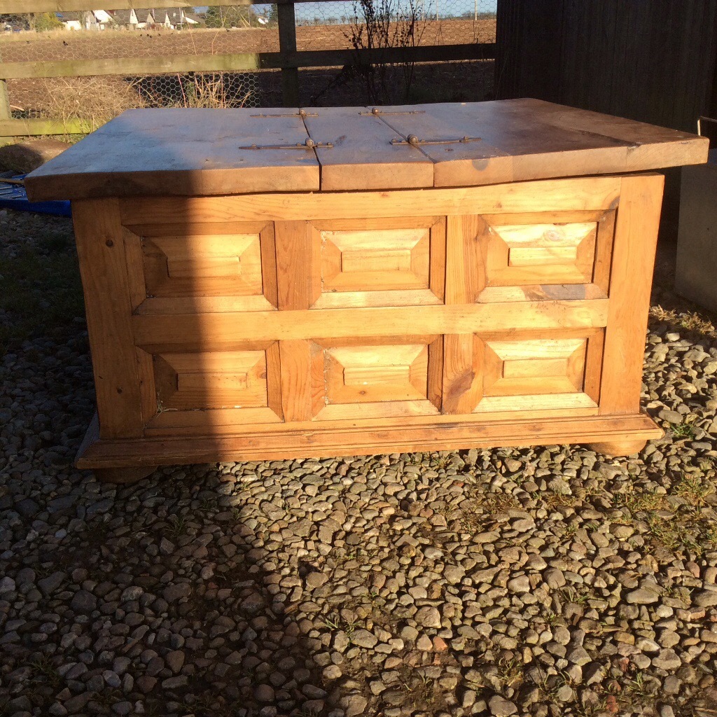 SOLID PINE STORAGE COFFEE TABLE in Laurencekirk, Aberdeenshire Gumtree