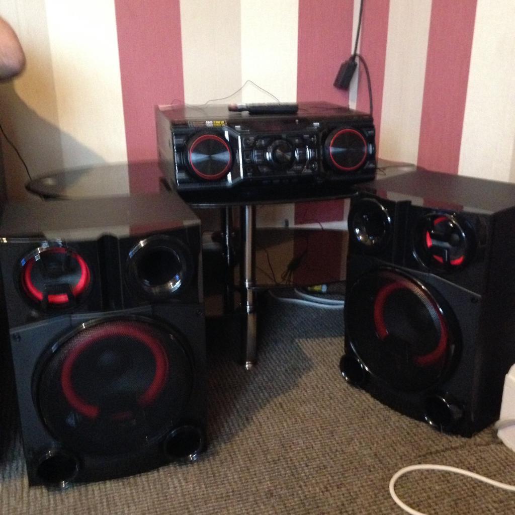Lg mega hifi system 2200w in ClactononSea, Essex Gumtree