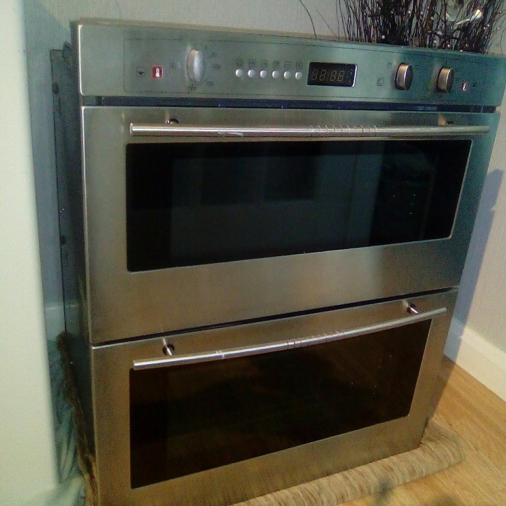 NEFF ELCTRIC FAN ASSISTED BUILT IN OVEN in Welwyn, Hertfordshire