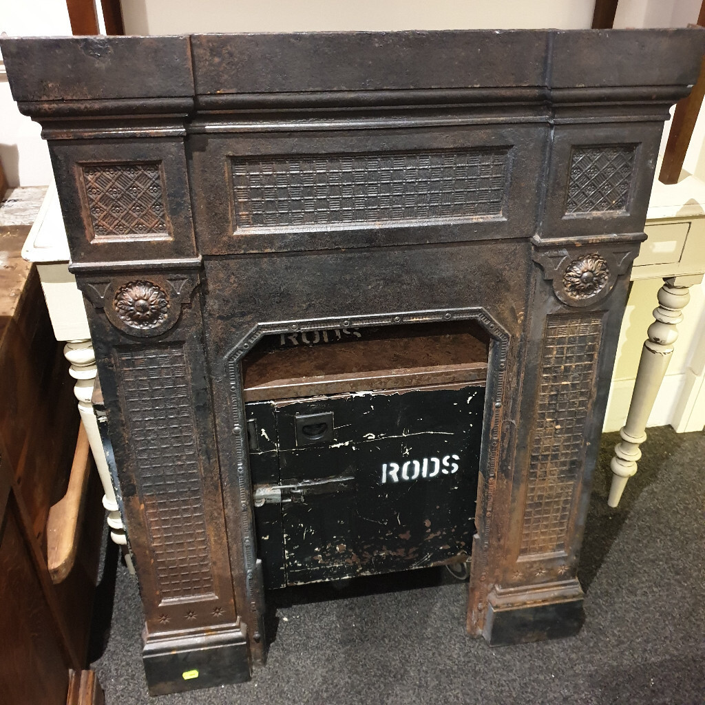 Classic Antique Edwardian Cast Iron Fireplace Mantle in Edinburgh