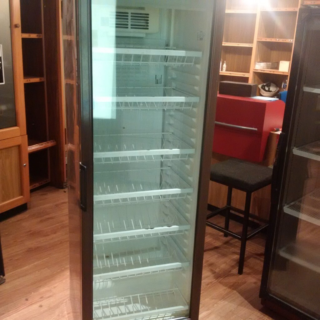 tall commercial wine or drinks cooler display fridge vgc in Willesden, London Gumtree