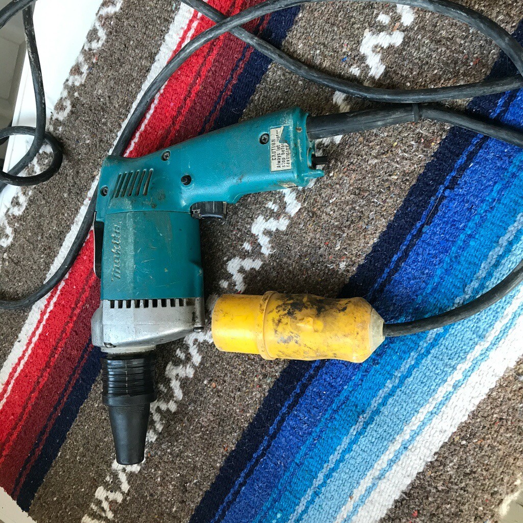 MAKITA 110V TEK GUN / DRYWALL SCREW GUN 110v in Dunstable