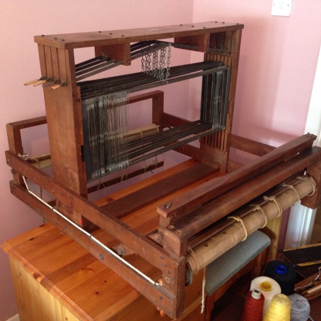 How To Use A Table Top Weaving Loom