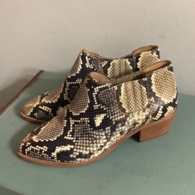 Madewell Low chelsea Snake-Embossed Leather Boot - Size 7