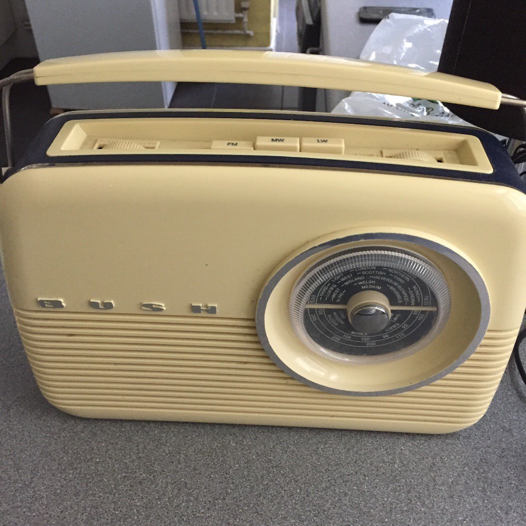 Bush classic retro radio in very good condition/working order in