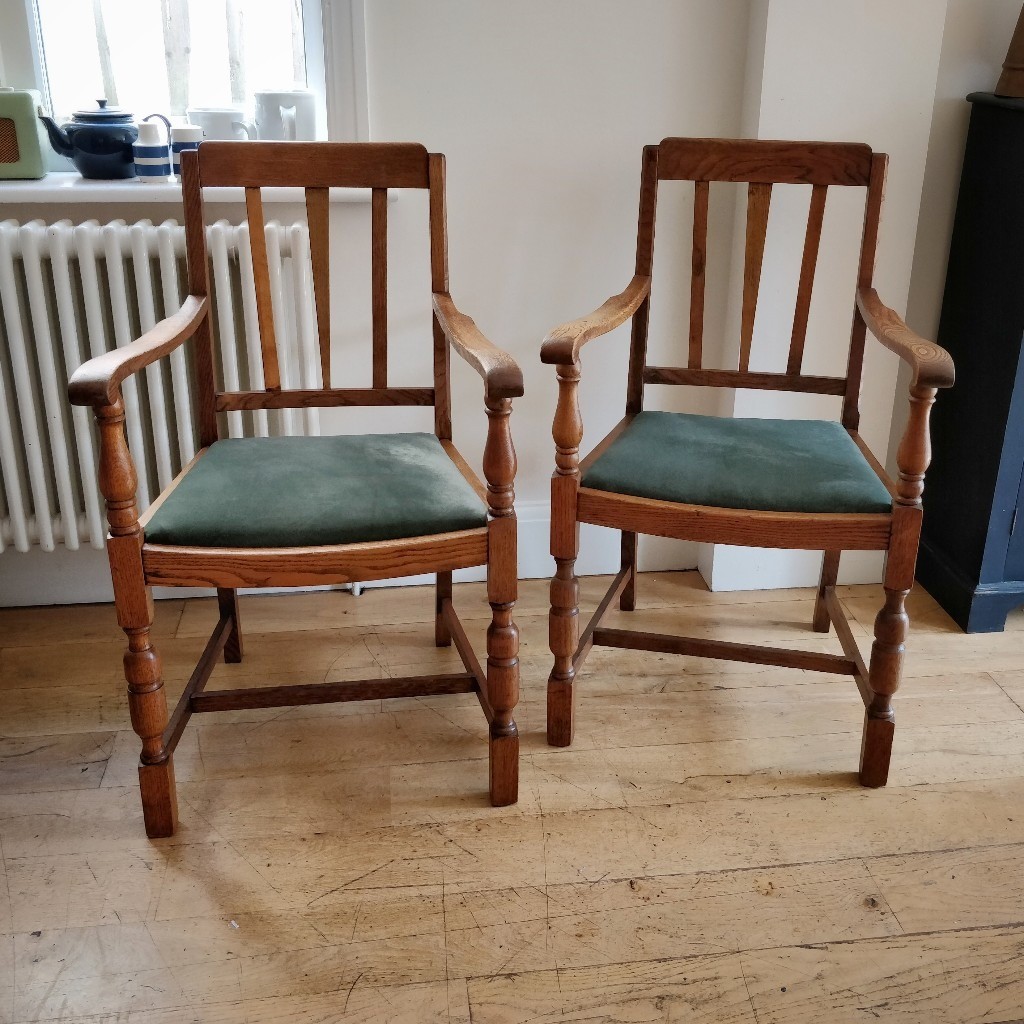 Oak armchairs. Vintage chairs. Pair of chairs. Dining chairs. Kitchen