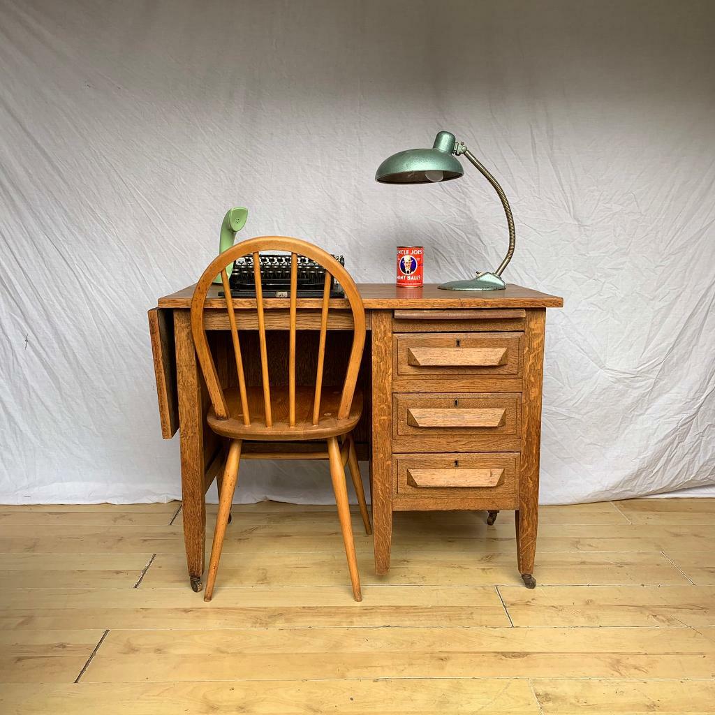 Vintage oak 1930s - 1950s compact desk Art Deco small | in Crystal