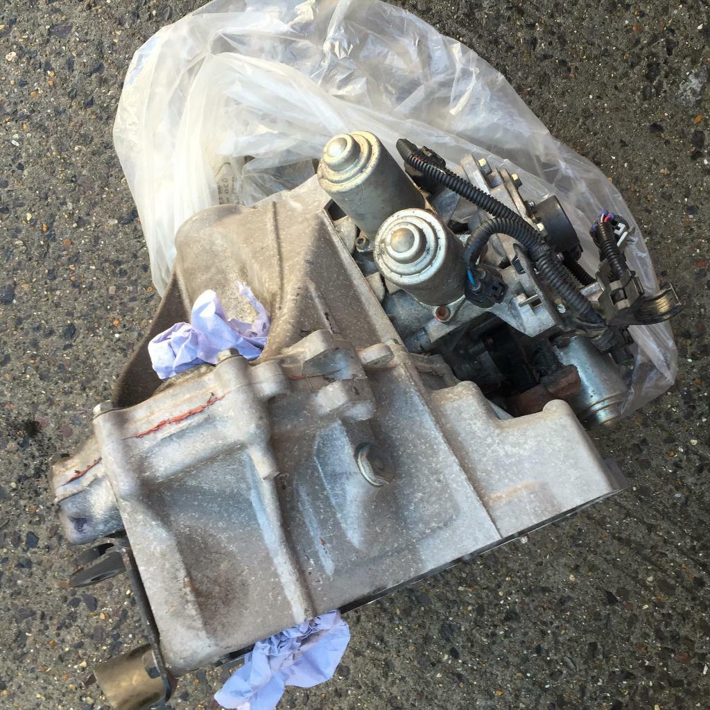 Peugeot 107 automatic gearbox complete with all actuators ( clutch