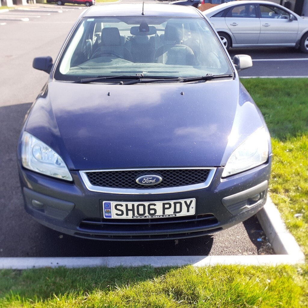 Saloon ford focus