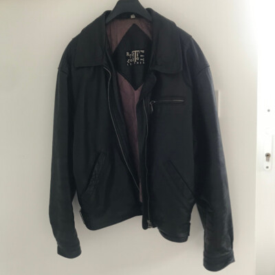 Man's black leather jacket. To fit 