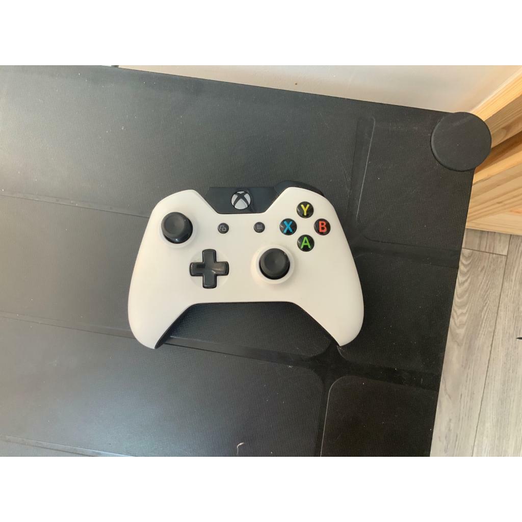 Damaged controller for Xbox one in Sparkhill, West Midlands Gumtree