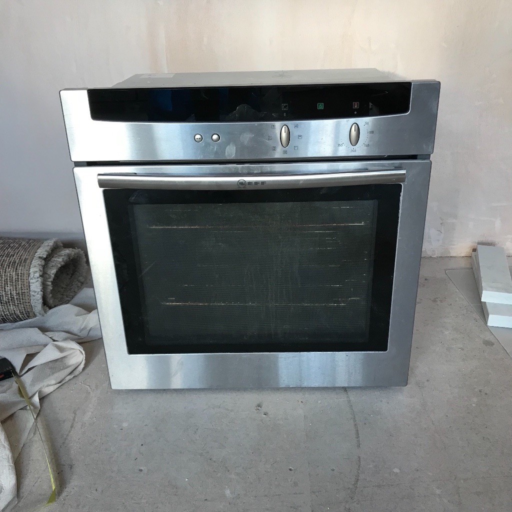 Neff integrated oven HBB/AP32/7. In good working order. in Aberdeen