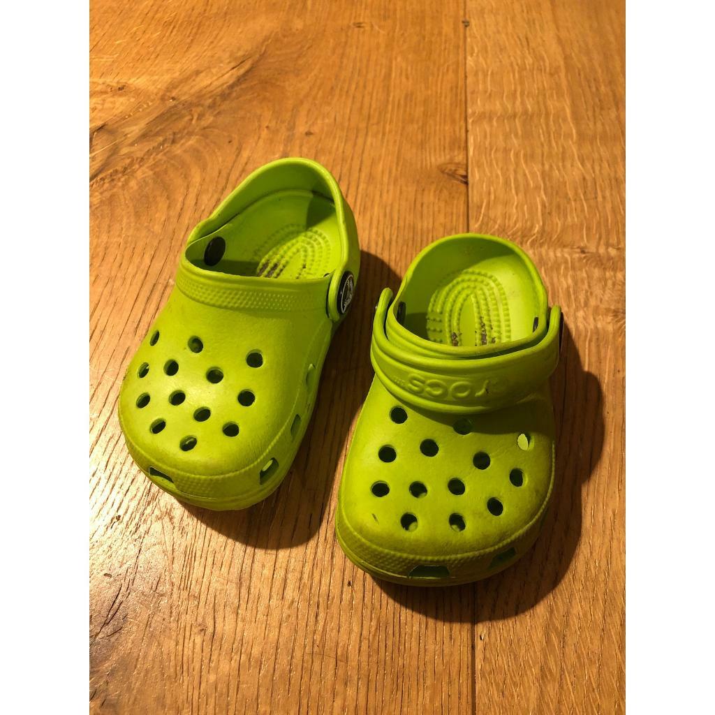 infant crocs size 4