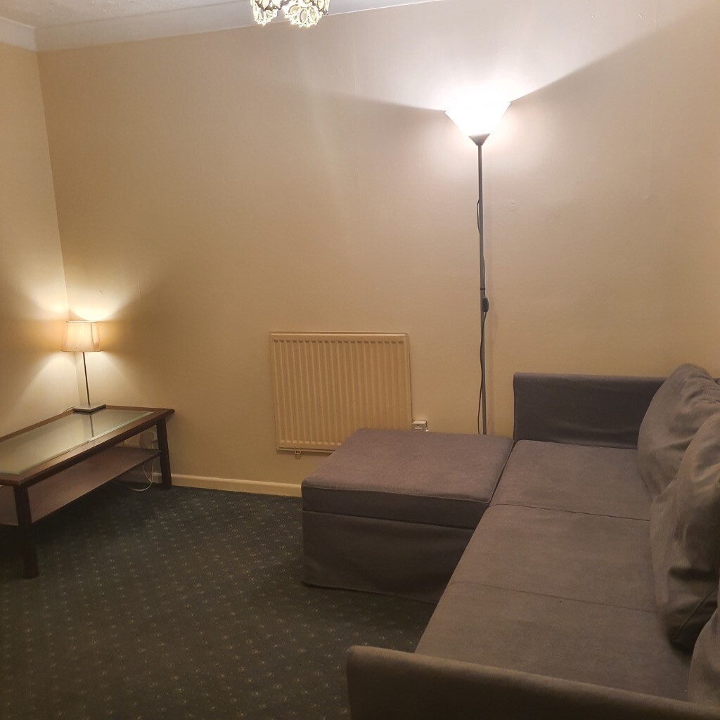 Flat to rent, converted 1 bed studio, furnished, available now in