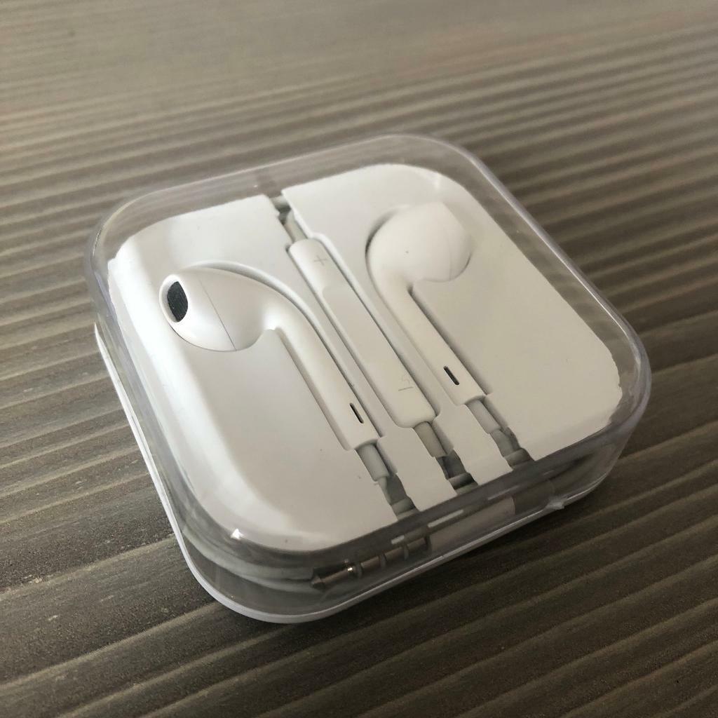 Original Apple AUX headphones in Kelvinbridge, Glasgow Gumtree