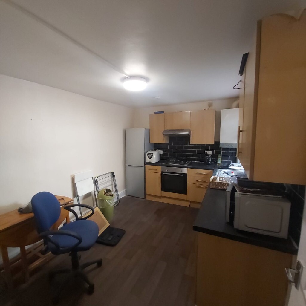 Double Bedroom To Let E4 Chingford/Highams Park available NOW! in