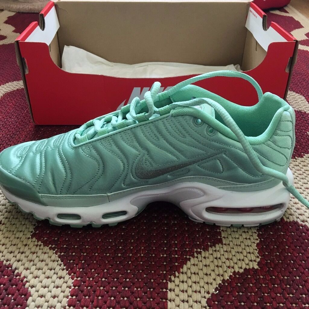 Womens Nike Air Max TN Plus SE UK Size 6 Trainers Satin Green Sneakers 90 Tuned | in Islington