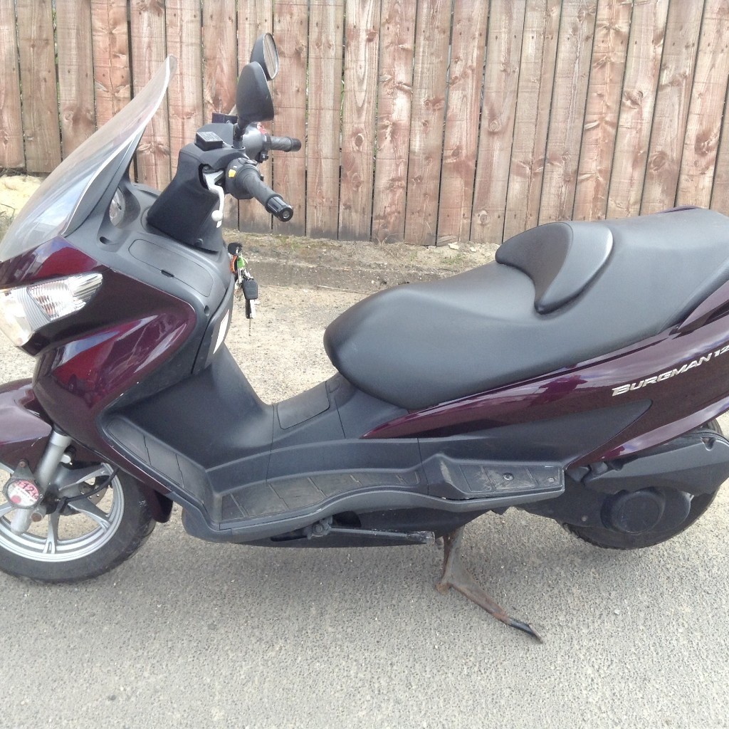suzuki burgman 125cc 61 plate 9000 miles