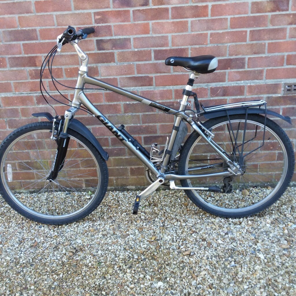 Giant Sedona DX Adult Hybrid Mountain Bike 18" Medium Frame 26" Wheels