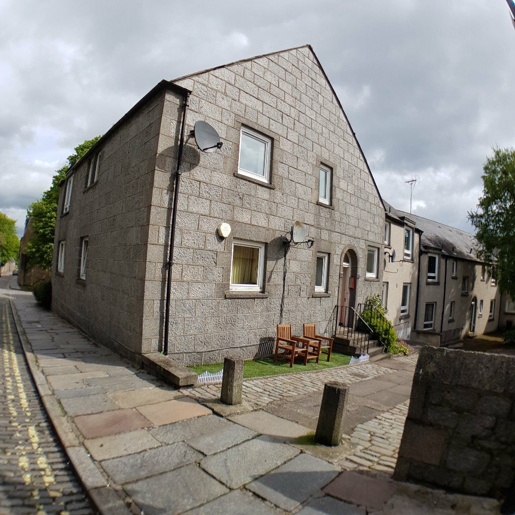 “Spital” 4 Four Bedroom HMO House Flat 1 minute from Aberdeen