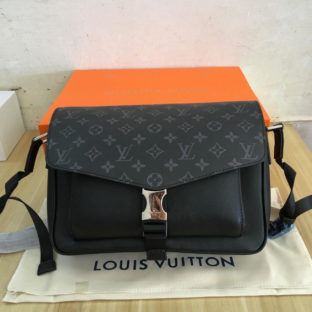 Louis Vuitton Men's MESSENGER Bag SALE 