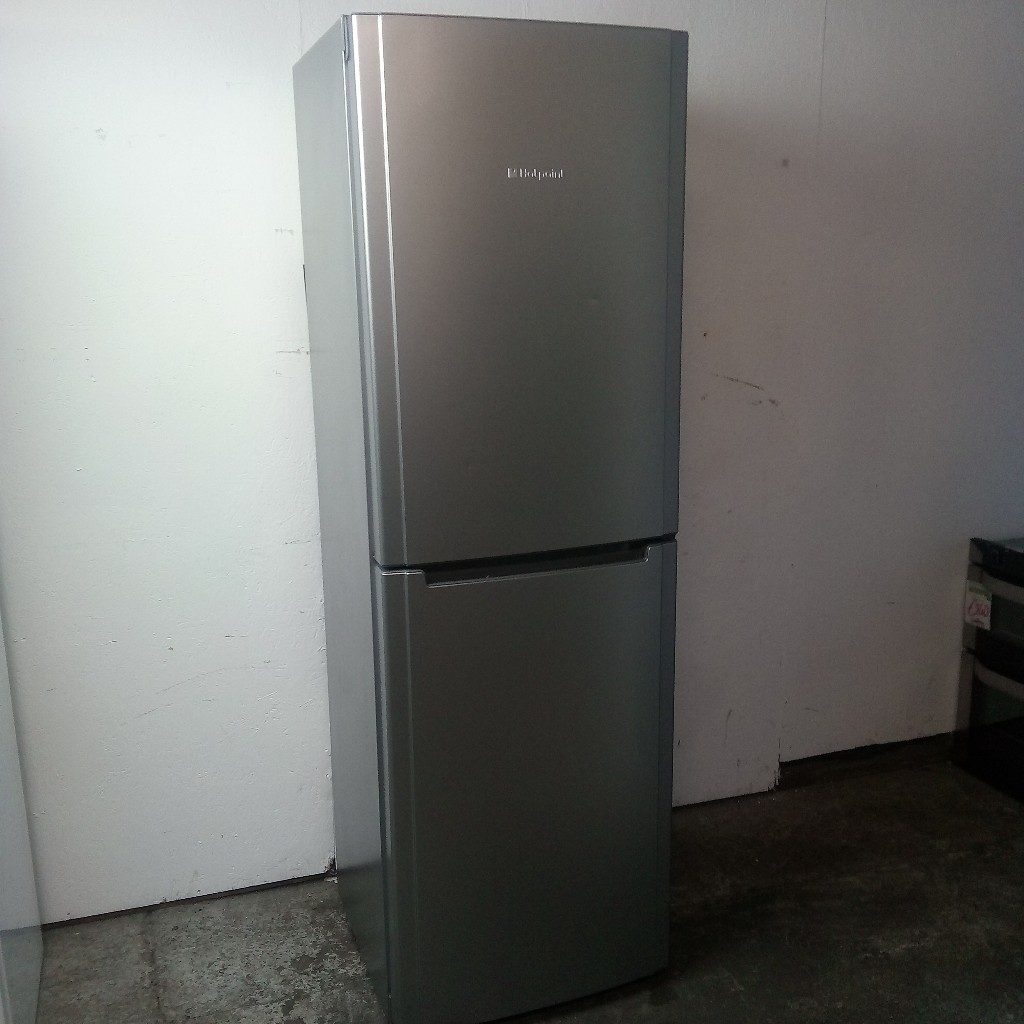 Hotpoint Fridge Freezer 187cm Height Excellent Condition 6 Month