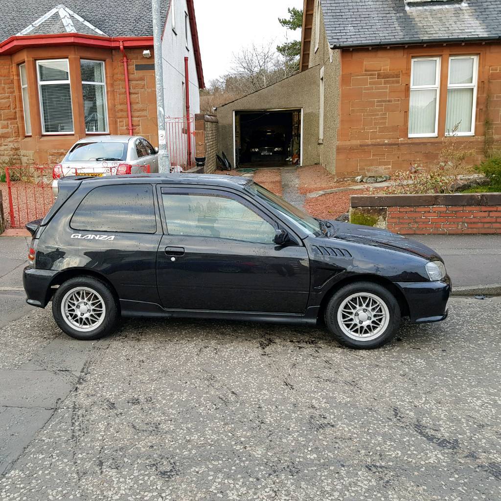 Toyota starlet glanza v