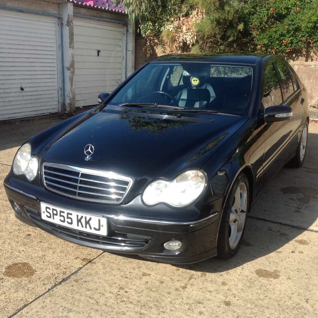 Mercedes Benz C200 2005 4 doors great drive AUTOMATIC in Basildon
