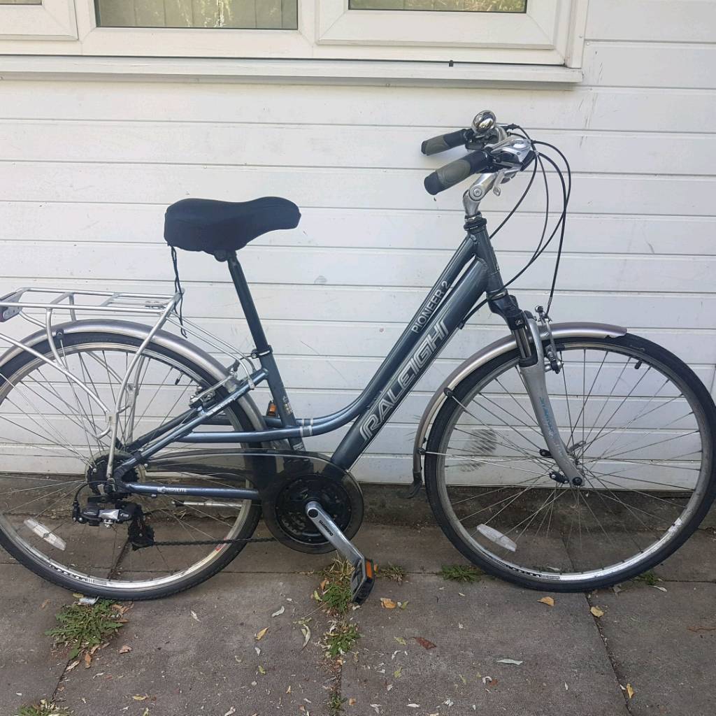 raleigh pioneer tour 2020 hybrid bike