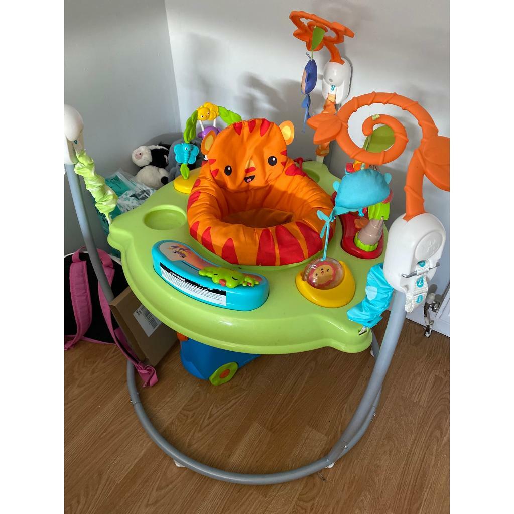 Fisher price Bouncer Roaring Rainforrest Jumperoo baby jumper in