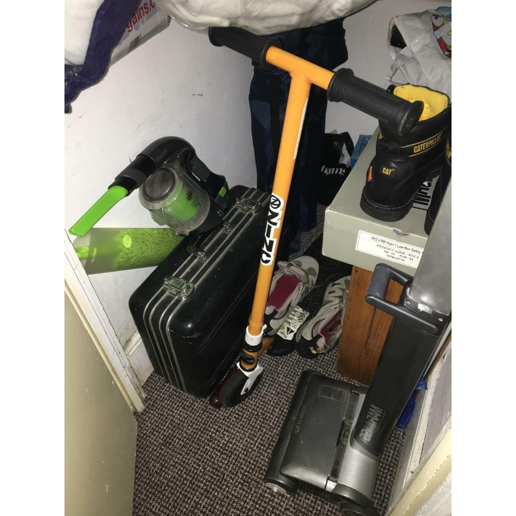 electric scooter zinc with charger in Hebburn, Tyne and Wear Gumtree