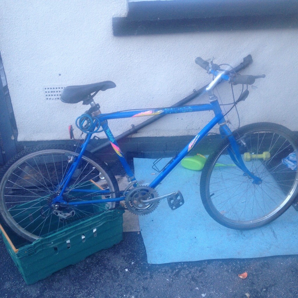 RALEIGH 21 GEARS MOUNTAIN BIKE BLUE in Sheffield, South Yorkshire