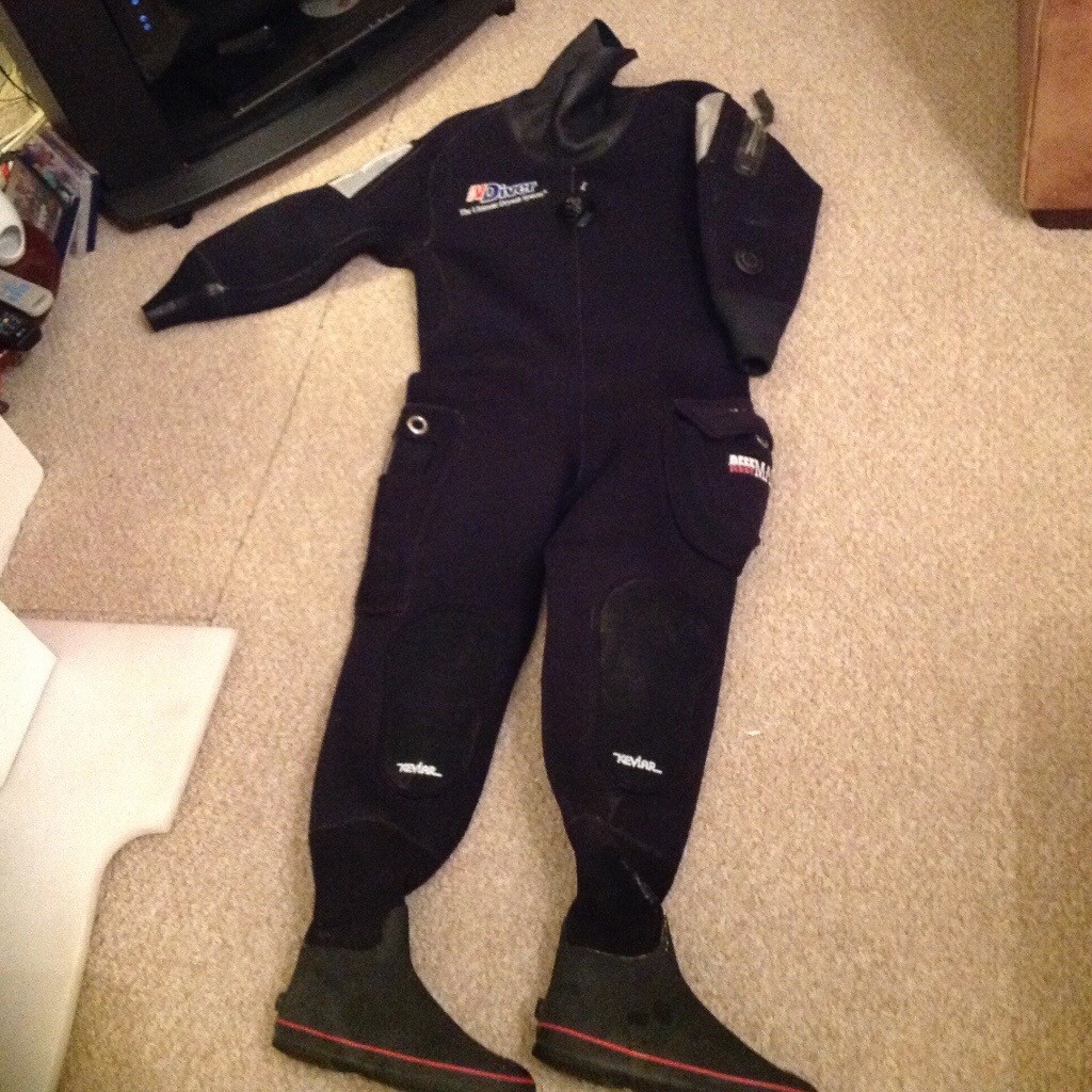 Northern Diver Reefmaster Drysuit in excellent condition M / L with