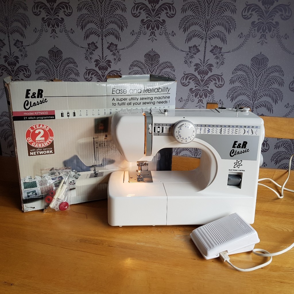 Sewing machine E&R KPN400 Nearly new condition in Castlereagh