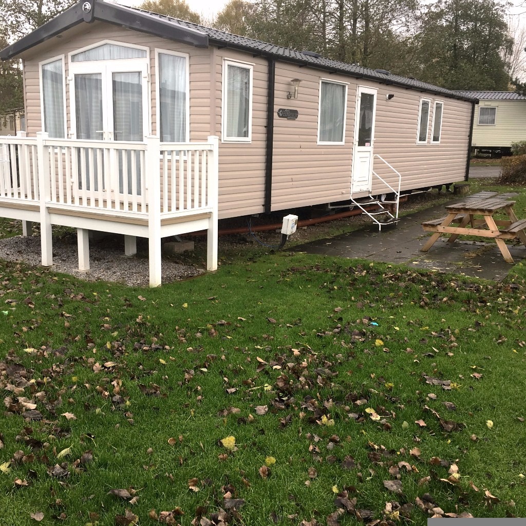 beautiful Prestige with decking 3 bedroom caravan to rent on haven