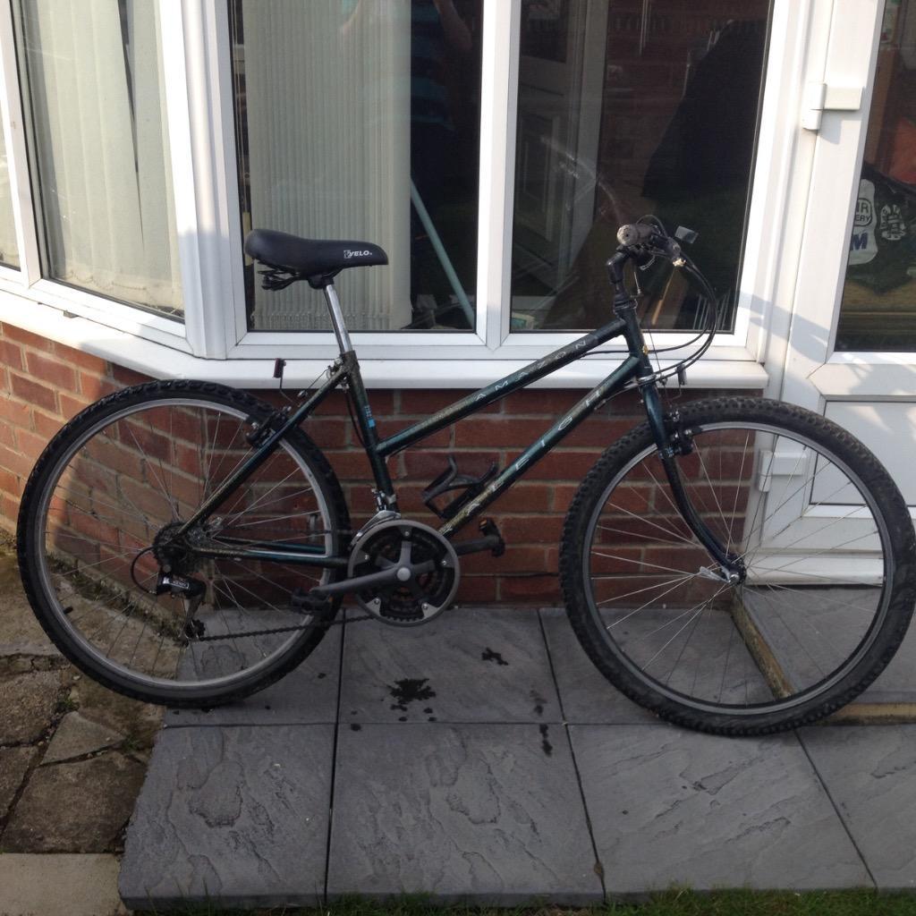 Raleigh Amazon ladies mountain bike 21 gears in Garforth, West