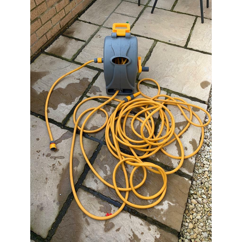 Hozelock hose pipe wall mounted 25m in Griffithstown, Torfaen Gumtree