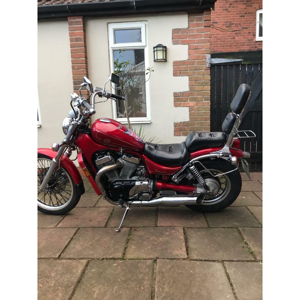 Suzuki intruder vs 800