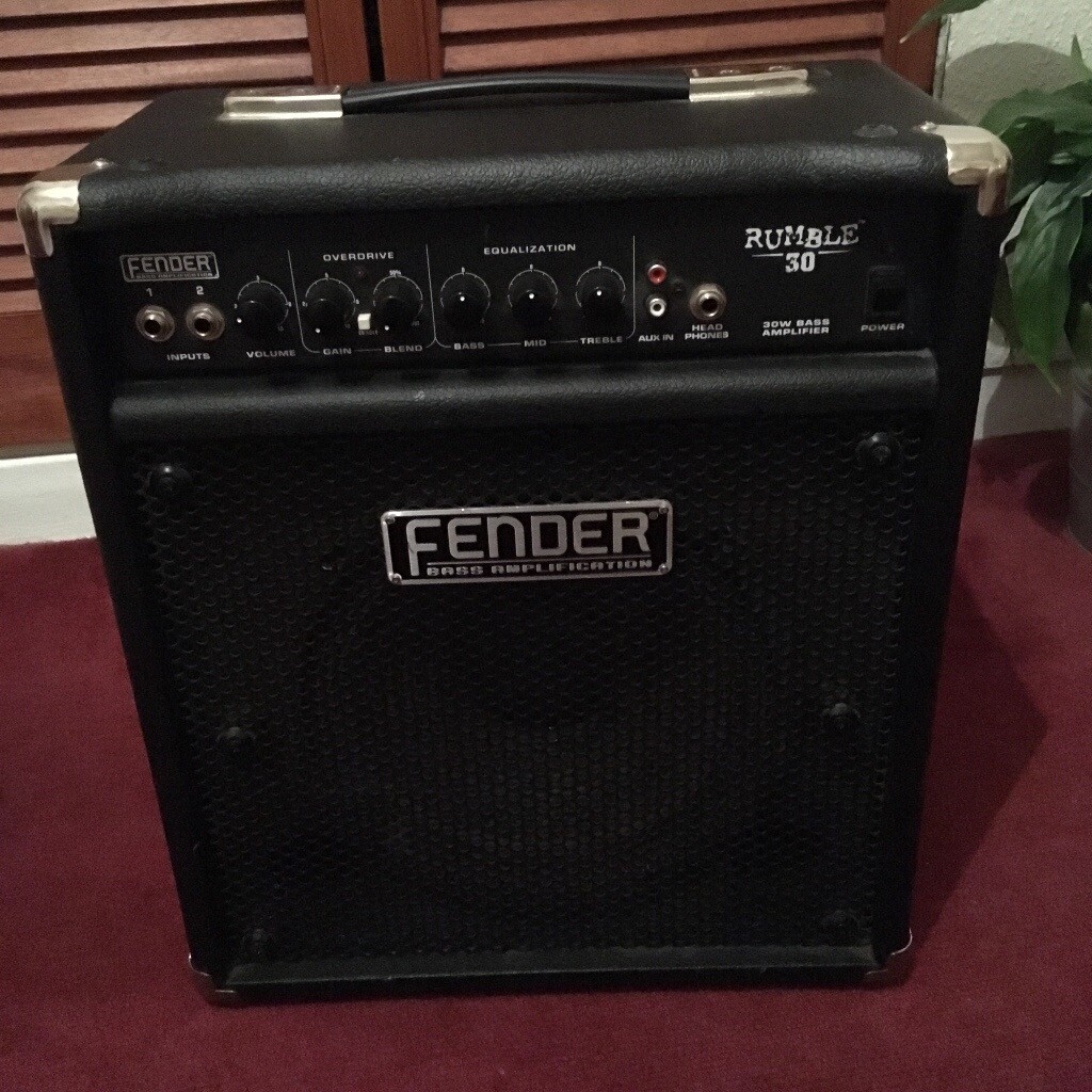 Fender Rumble 30 Bass Amp Excellent condition Bargain in