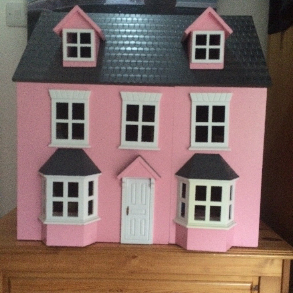 Wooden dolls house in Louth, Lincolnshire Gumtree