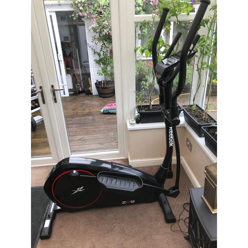 Reebok ZR9 elliptical cross trainer 