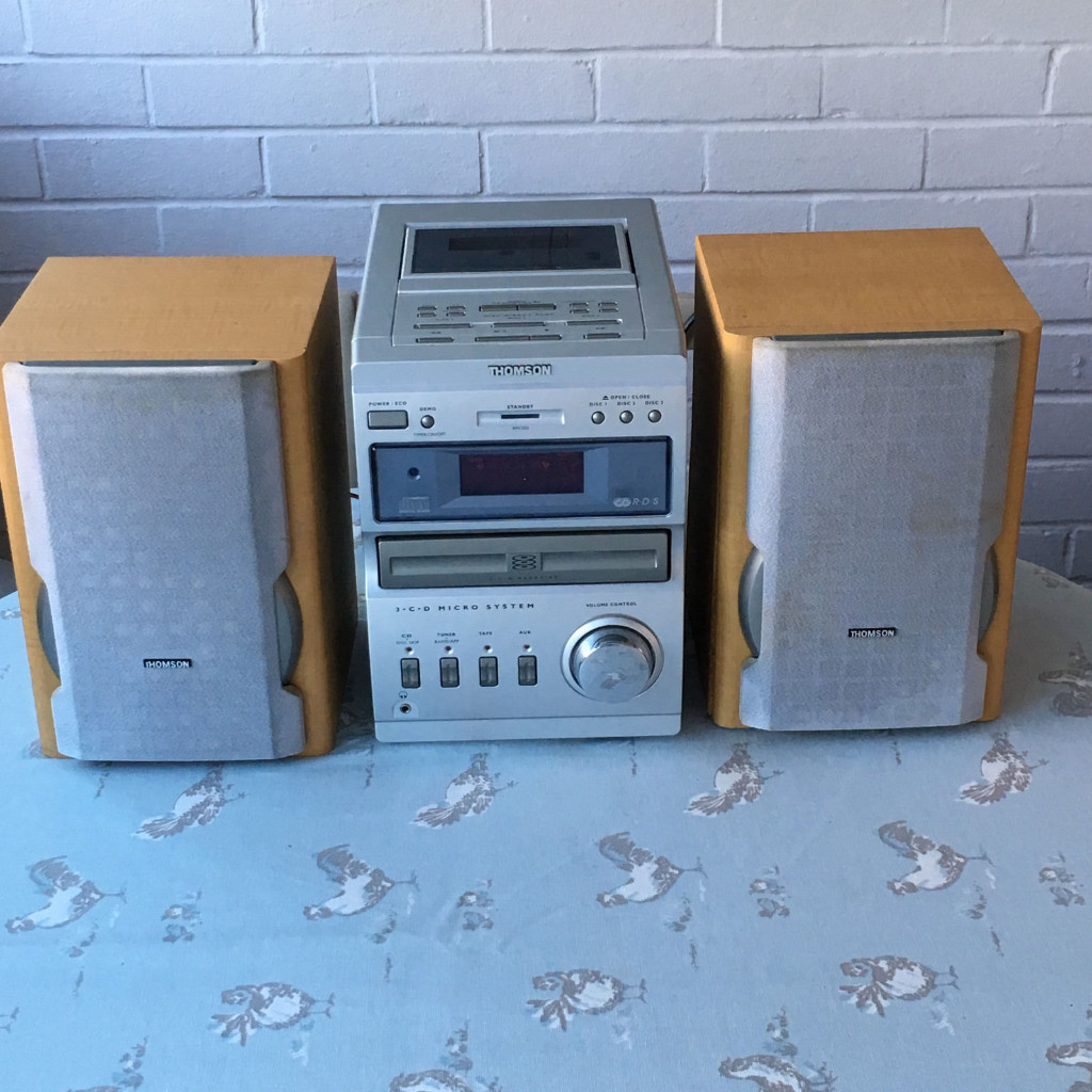 Thomson 3 CD Micro System. CD & Cassette Player with Radio and